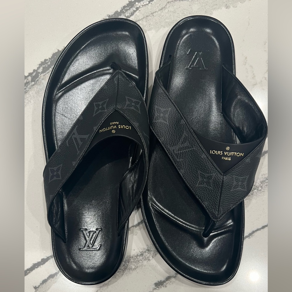 Monogram Eclipse Mens Mirabeau Thong Sandals Size 8.5